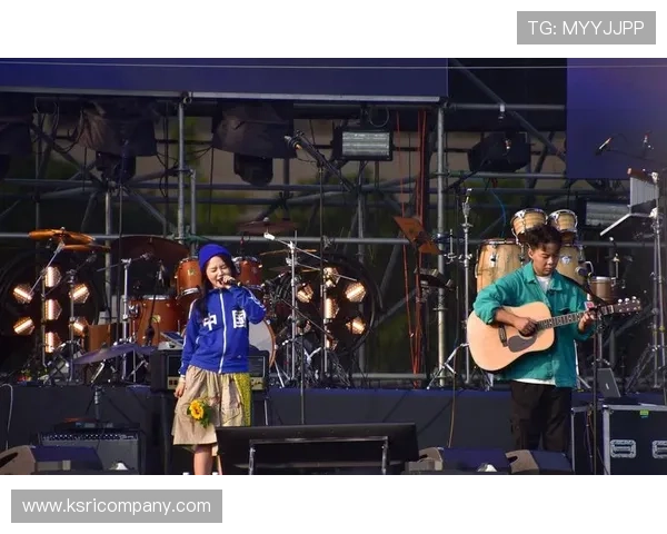 国内寰亚星空乐团在国内音乐节中的表现及获得的广泛关注